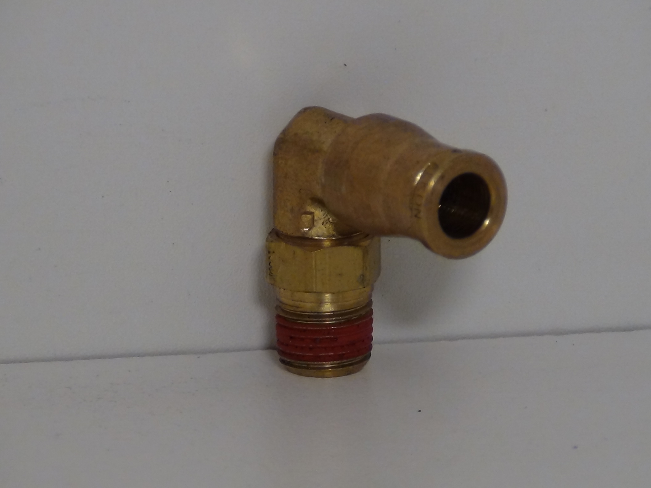 Numatics Push To Connect 90° Swivel Elbow – 1/4” Hose X 1/8” NPT, Brass/Nickel, 2 Pack, Italy