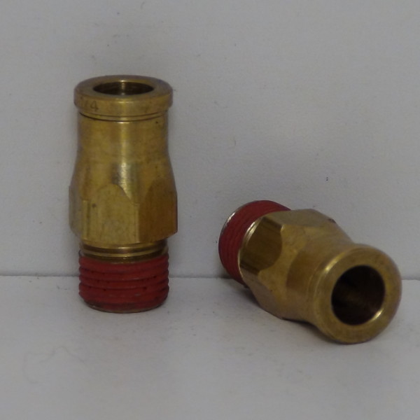 AQ68-P-4X2           1-4T TO 1-8 MALE CONNECTOR