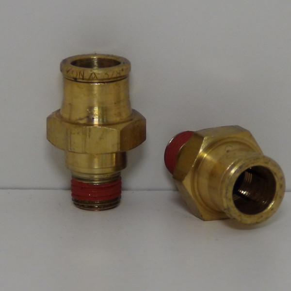 AQ68-P-6X2        3-8T TO 1-8 MALE CONNECTOR