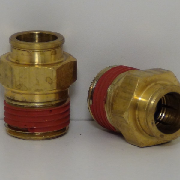 AQ68-P-8X8          1-2T TO 1-2NPT MALE CONNECTOR